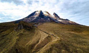 Birds eye view of nevado del tolima and paramo